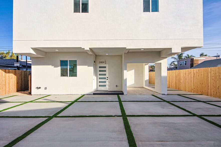 More Photos Of 2404 S Cochran Ave, Los Angeles Apartments For Sale