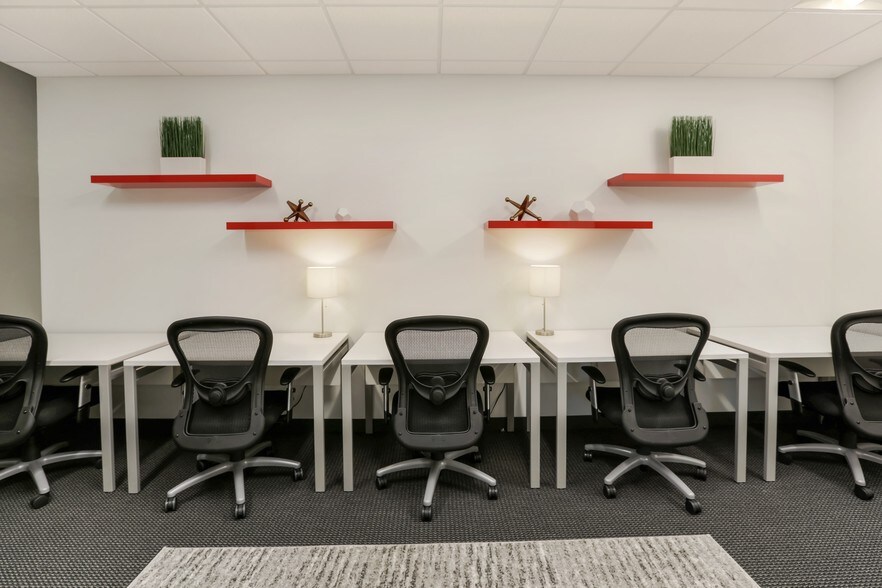 More Photos Of 100 Warren St, Mankato Coworking Space