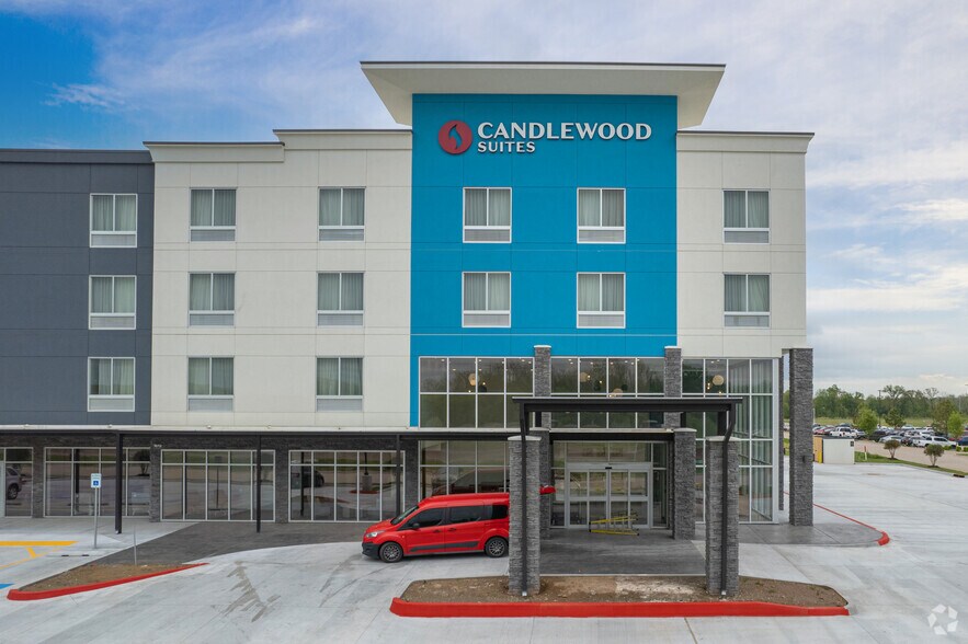 More Photos Of 219 S. Gateway Pl, Jenks Hotel For Lease