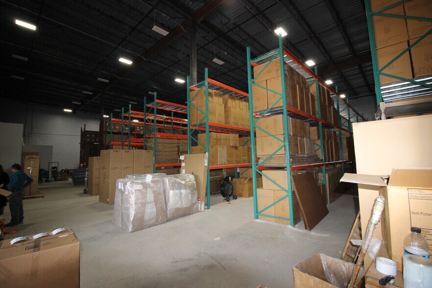 More Photos Of 9417 Circle Dr, Austin Industrial For Sale