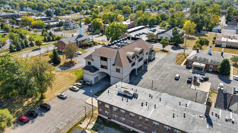 More Photos Of 916-920 W Market St, Lima Medical For Sale