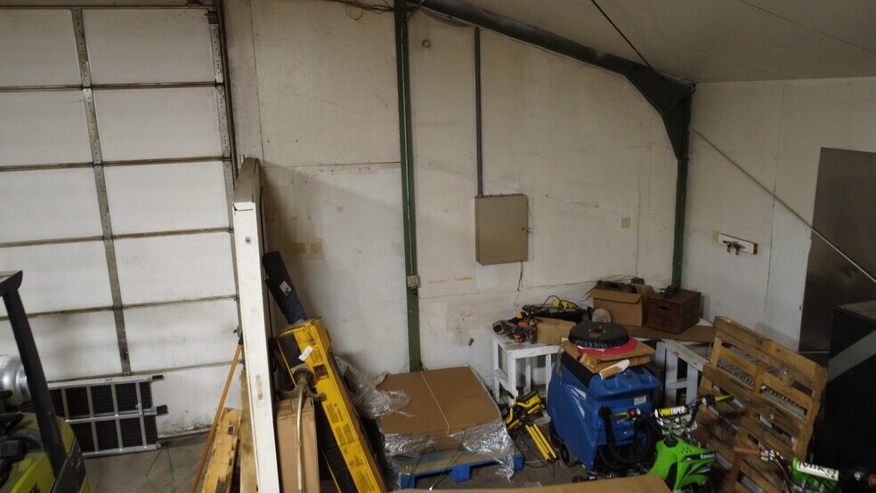 More Photos Of 3822 Bennington Ave, Kansas City Warehouse For Sale
