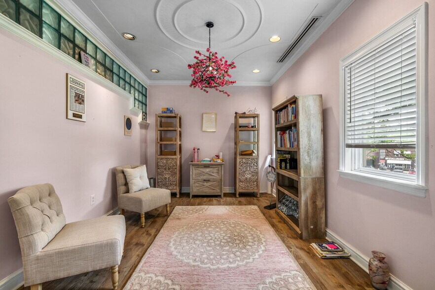 More Photos Of 1841 Universal Rd, Pittsburgh Office For Sale