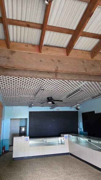 More Photos Of 374 Kamehameha Ave, Hilo Storefront For Sale