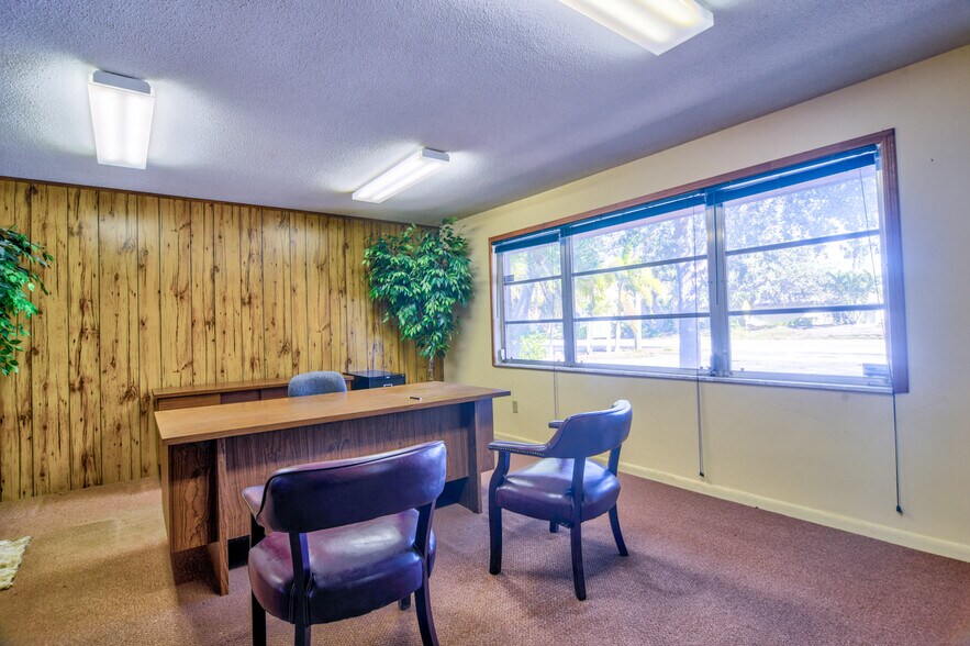 More Photos Of 11470 Oakhurst Rd, Largo Office For Sale
