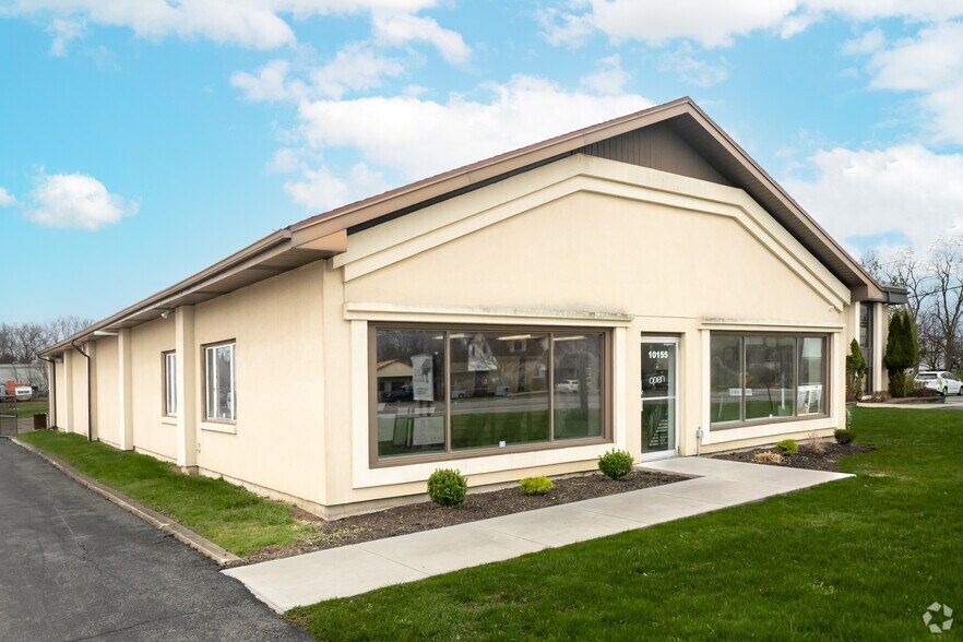 More Photos Of 10151-10155 Main St, Clarence Light Distribution For Sale