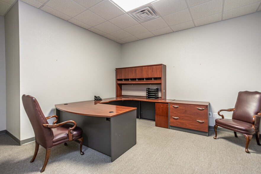 More Photos Of 201 W California St, Gainesville Office For Lease