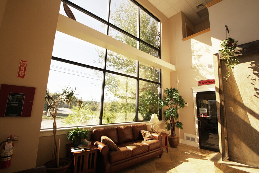 More Photos Of 4 Mary B Ln, Plymouth Warehouse For Lease