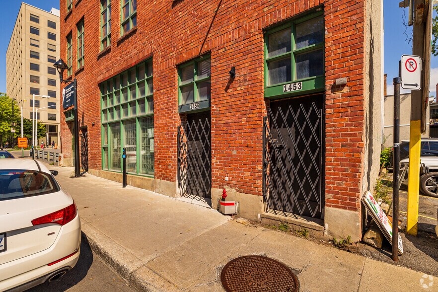 More Photos Of 1453-1455 Rue Saint-Timothée, Montréal Office For Sale