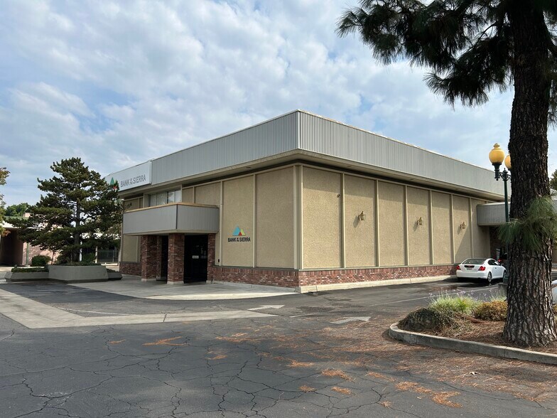 More Photos Of 246 E Tulare Ave, Tulare Bank For Sale