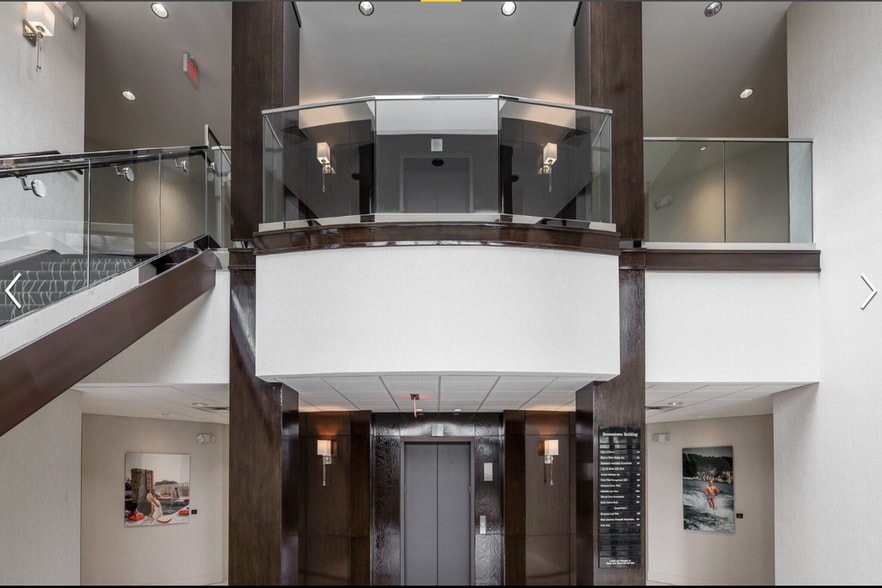More Photos Of 4910 Brownsboro Rd, Louisville Office For Lease