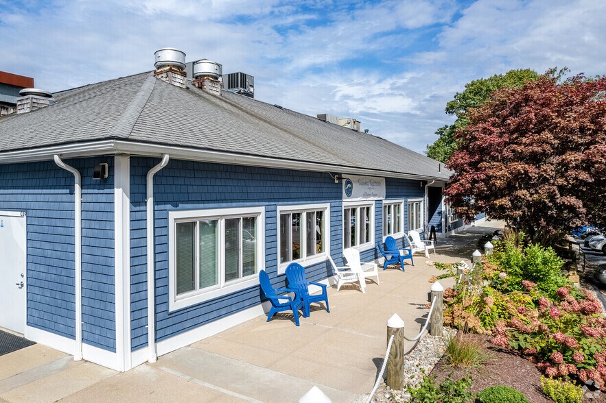 More Photos Of 140 Point Judith Rd, Narragansett Storefront Retail Office For Sale