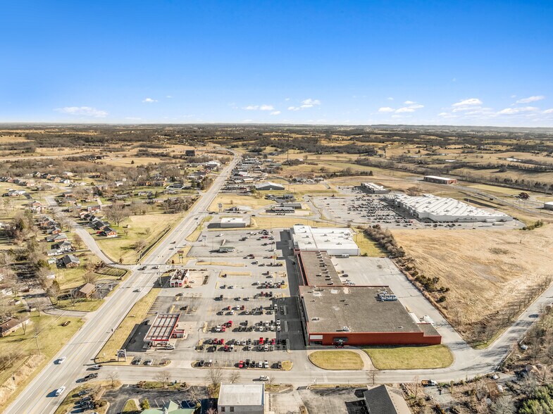 More Photos Of 844 S College St, Harrodsburg Unknown For Sale