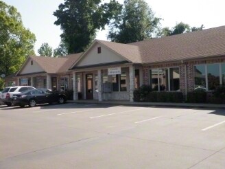 Primary Photo Of 324-336 W Main St, Hallsville Restaurant For Lease
