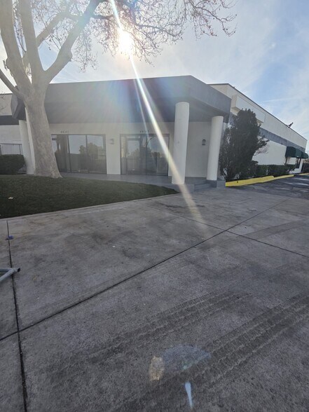 More Photos Of 44143-44147 20th St W, Lancaster Medical For Sale