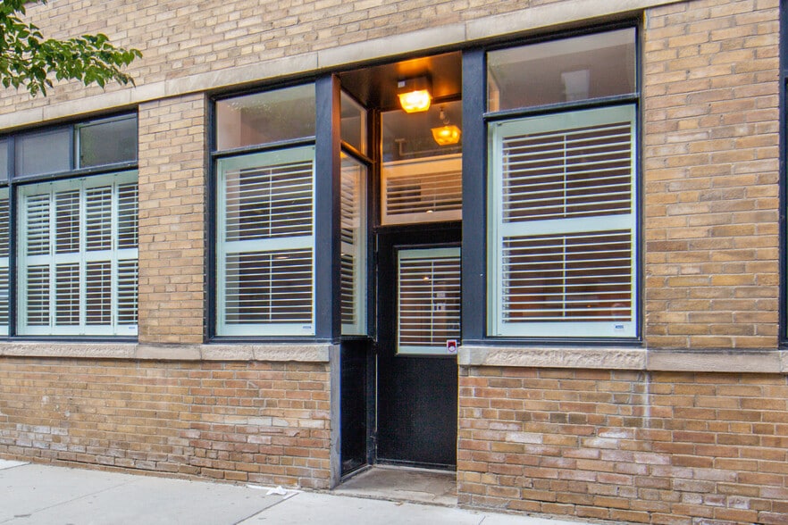 More Photos Of 80 Sherbourne St, Toronto Apartments For Sale