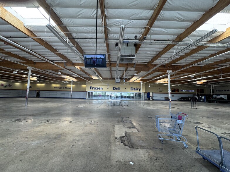 More Photos Of 17243-17289 Main St, Hesperia Unknown For Lease