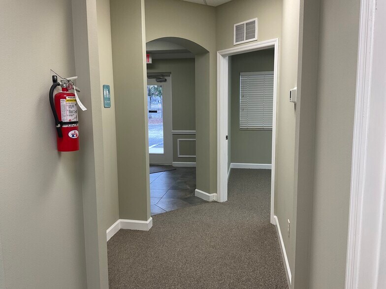 More Photos Of 955 E Martin Luther King Junior Dr, Tarpon Springs Medical For Lease