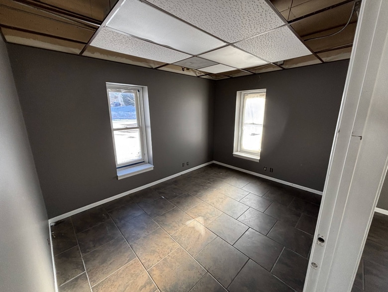 More Photos Of 3115 Oak Knoll Dr, Eau Claire Auto Dealership For Lease