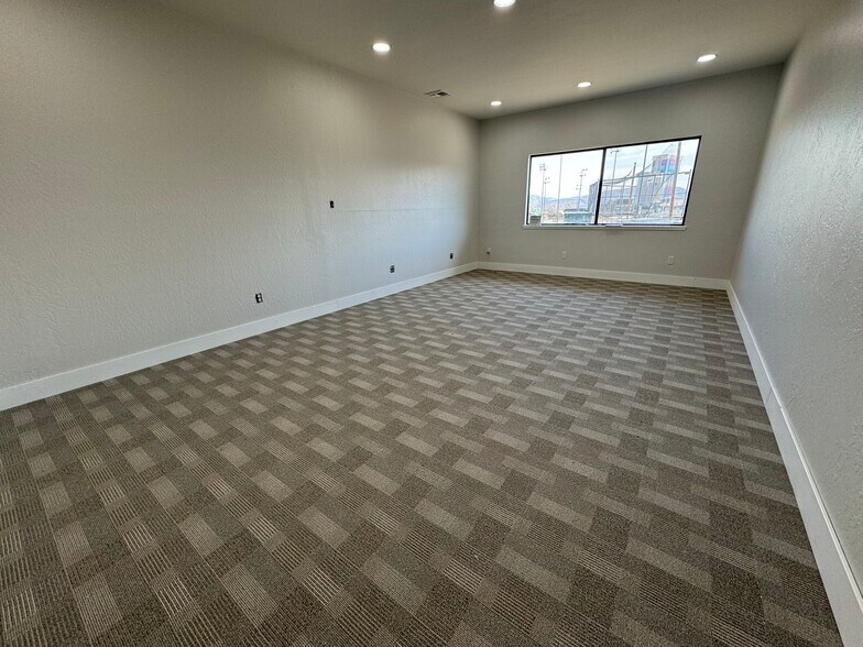 More Photos Of 3690 Grant Dr, Reno Office For Lease