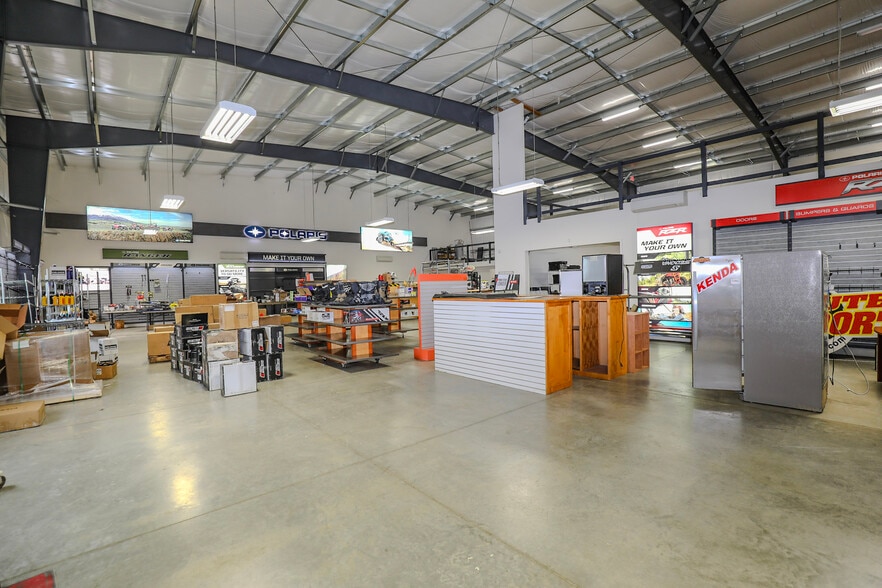 More Photos Of 428 NE Newton Creek Dr, Roseburg Warehouse For Sale
