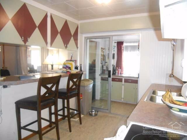 More Photos Of 616 Mill St, Maupin Hotel For Sale