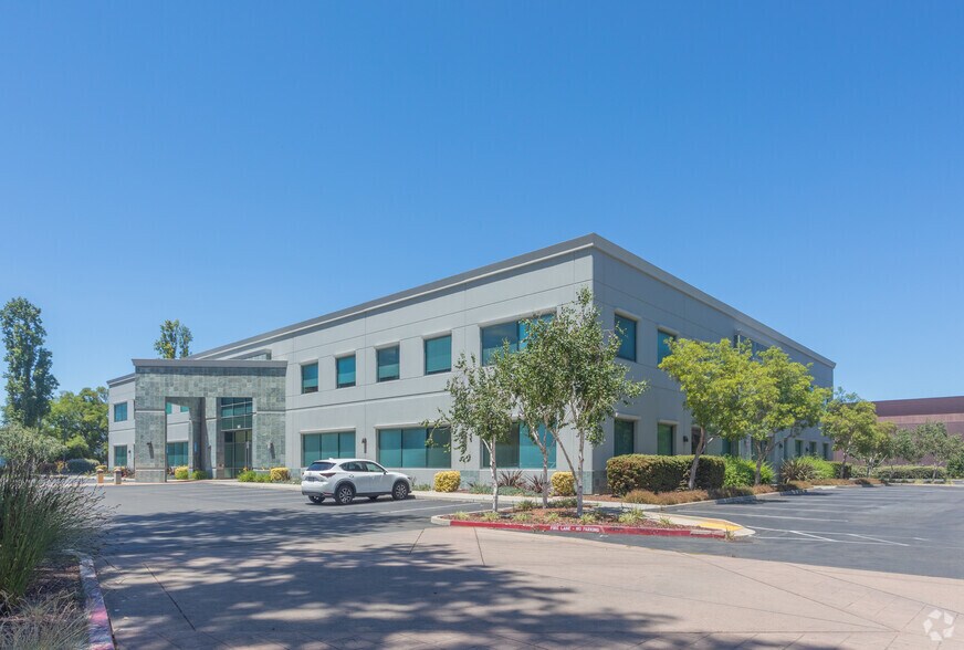 More Photos Of 165 Gibraltar Ct, Sunnyvale Research And Development For Lease