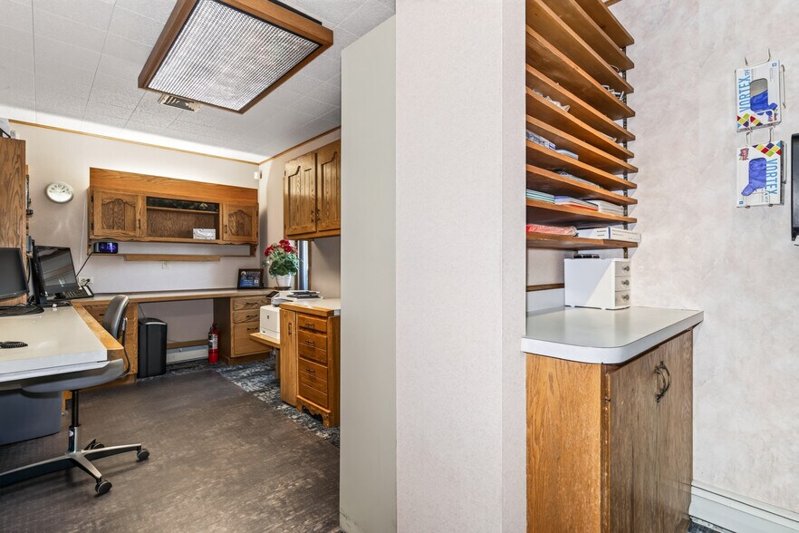 More Photos Of 9758 W Lake Ave, Minocqua Medical For Sale