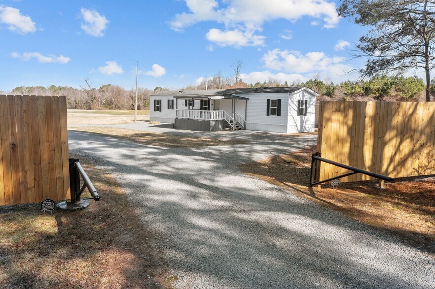 More Photos Of 9572 Hwy 41 W, Pink Hill Land For Sale