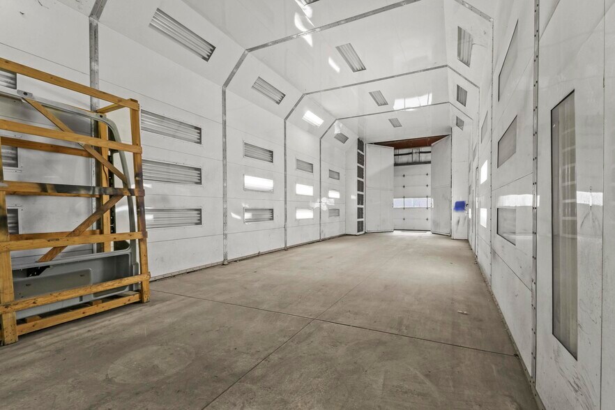 More Photos Of 315 Northampton St, Kingston Industrial For Sale