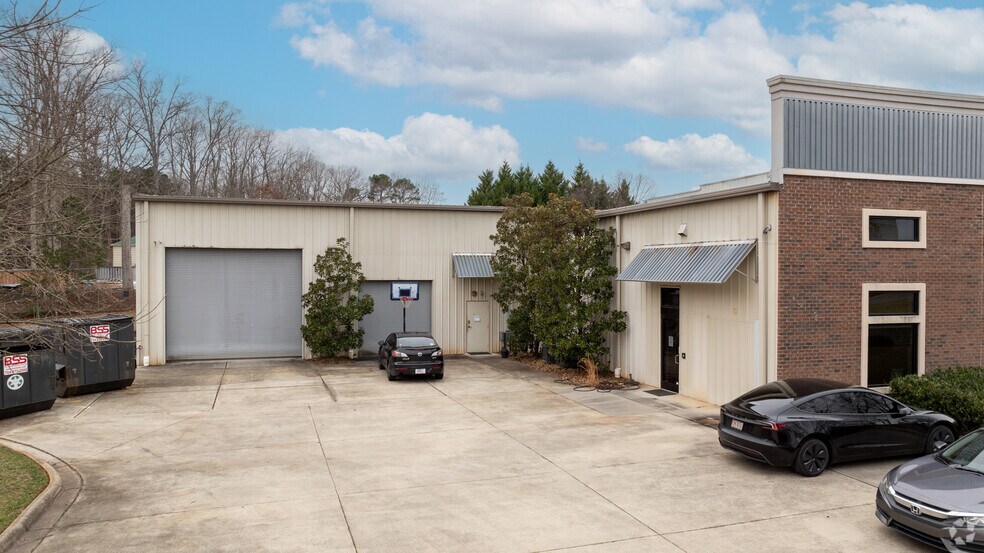 More Photos Of 165-167 River Park Rd, Mooresville Flex For Sale