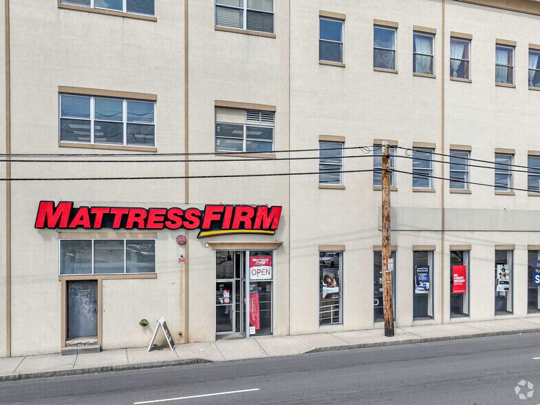 More Photos Of 40 Nardozzi Pl, New Rochelle Freestanding For Lease