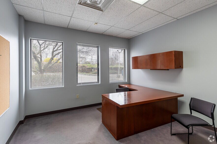 More Photos Of 600 Saw Mill Rd, West Haven Office For Sale