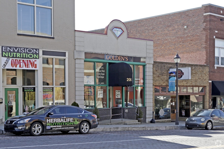 More Photos Of 206 W Walnut St, Rogers Storefront For Sale
