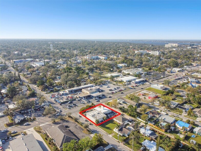 More Photos Of 2011 9th St, Bradenton Freestanding For Sale