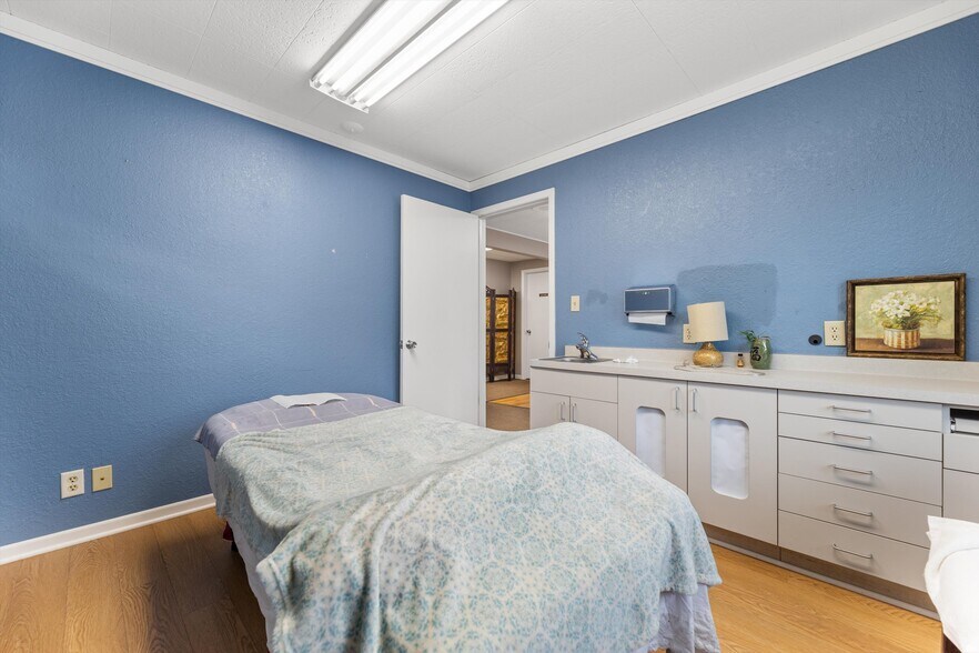 More Photos Of 11801 W Janesville Rd, Hales Corners Office For Sale