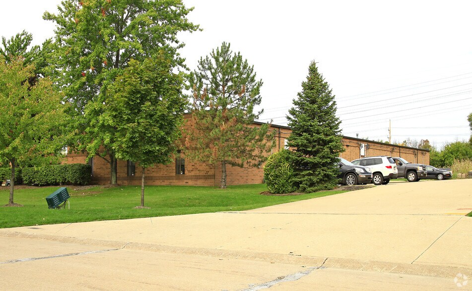 More Photos Of 9423-9435 Mercantile Dr, Mentor Manufacturing For Lease
