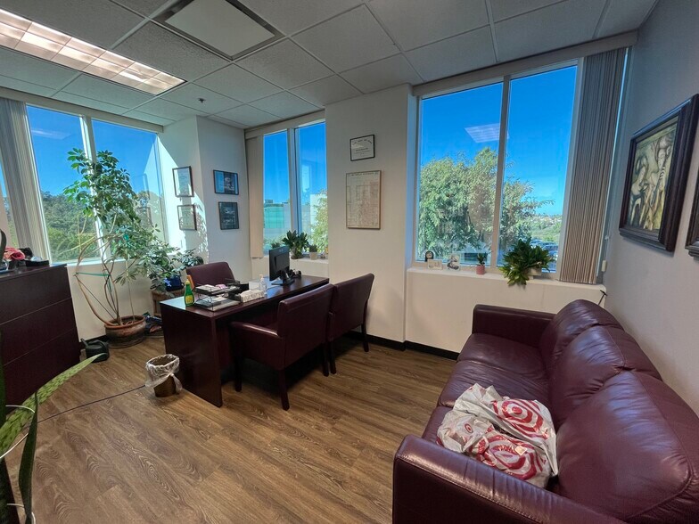 More Photos Of 1061 Tierra Del Rey, Chula Vista Medical For Sale