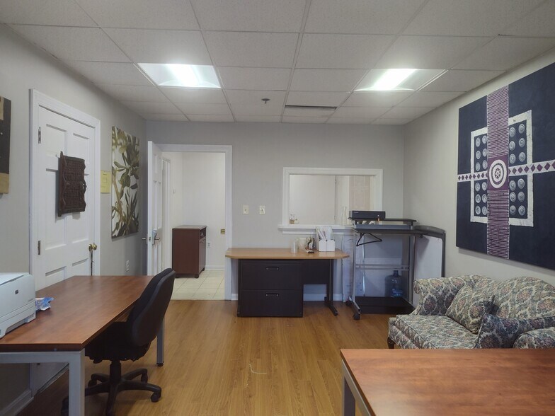 More Photos Of 50 S Pickett St, Alexandria Medical For Sale