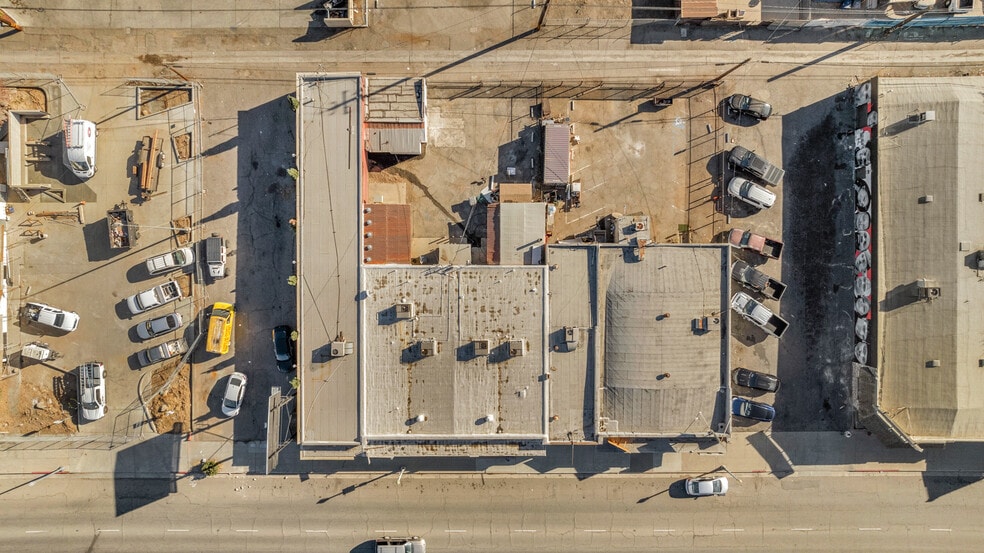 More Photos Of 444-450 N Blackstone Ave, Fresno Storefront For Sale