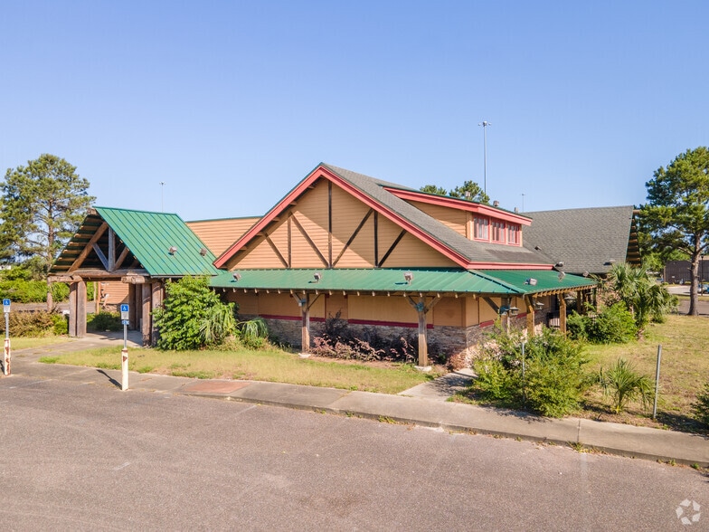 Primary Photo Of 414 Commerce Center Dr, Jacksonville Restaurant For Sale