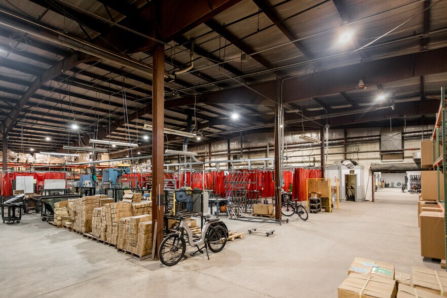 More Photos Of 13639 Elmira St, Detroit Manufacturing For Sale