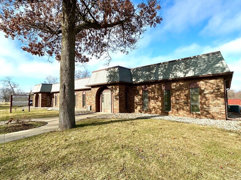 More Photos Of 3445-3449 Ridge Rd, Highland Office For Lease