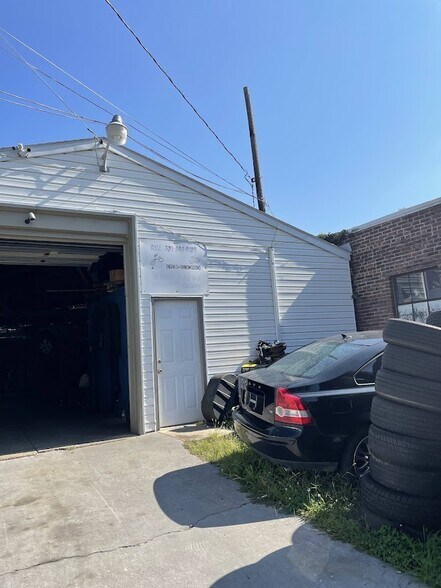 More Photos Of 33 E Baltimore St, Hagerstown Auto Repair For Lease