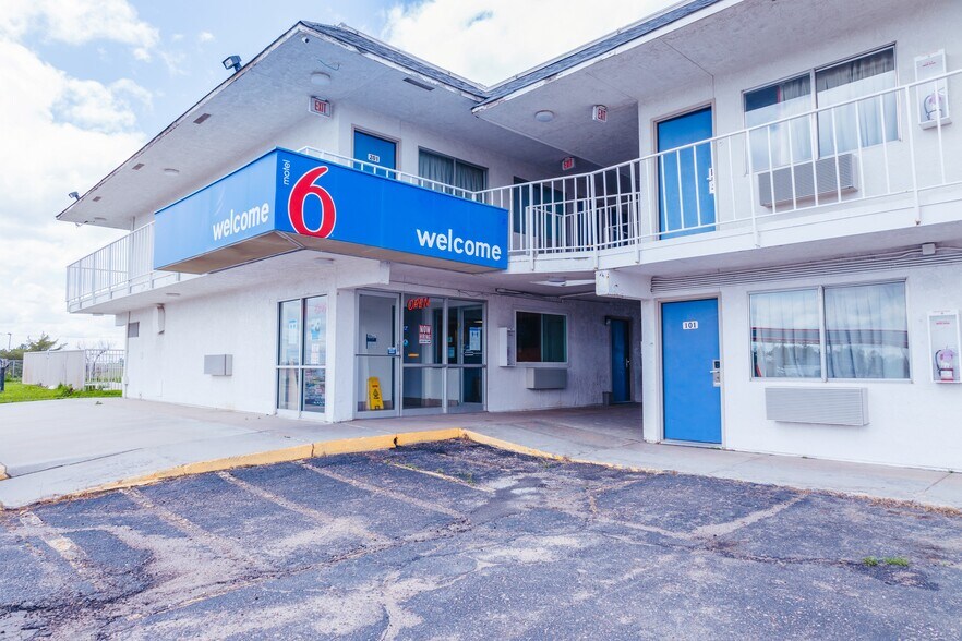More Photos Of 2420 Commerce Rd, Goodland Hotel For Sale