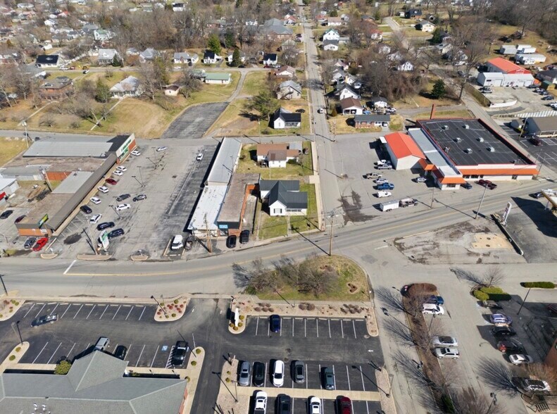 More Photos Of 615 E Main St, Scottsville Flex For Sale