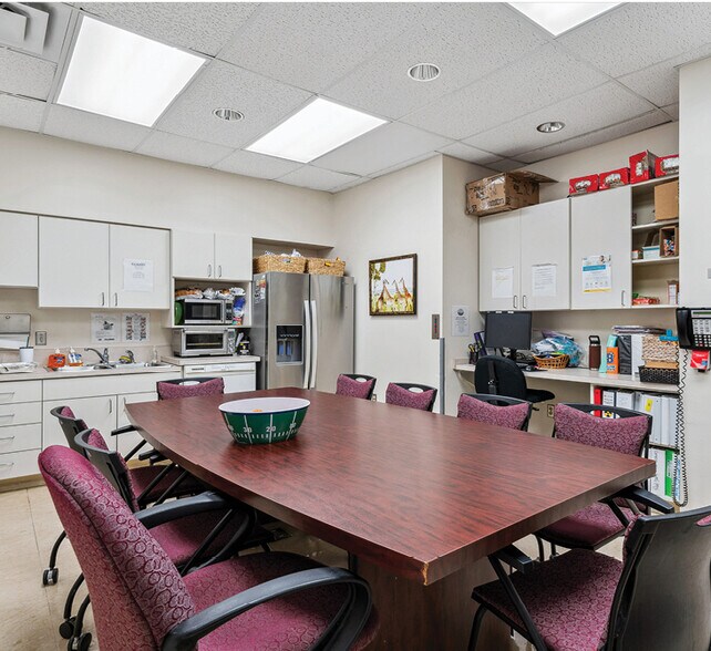 More Photos Of 2200 Union Ave, Memphis Healthcare For Sale