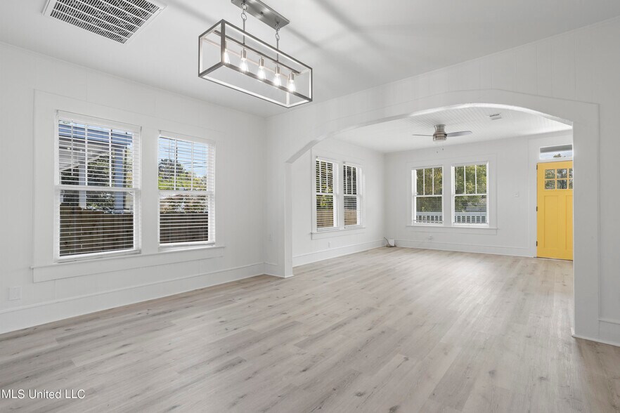 More Photos Of 3406 12th St, Gulfport Specialty For Sale