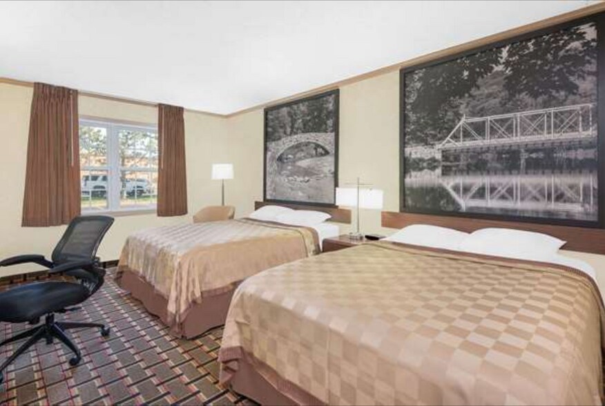 More Photos Of 1390 Arrowhead Dr, Maumee Hotel For Sale