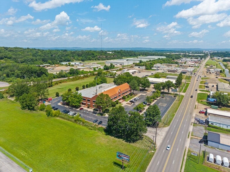More Photos Of 3600 Wheeler Ave, Fort Smith Office For Sale